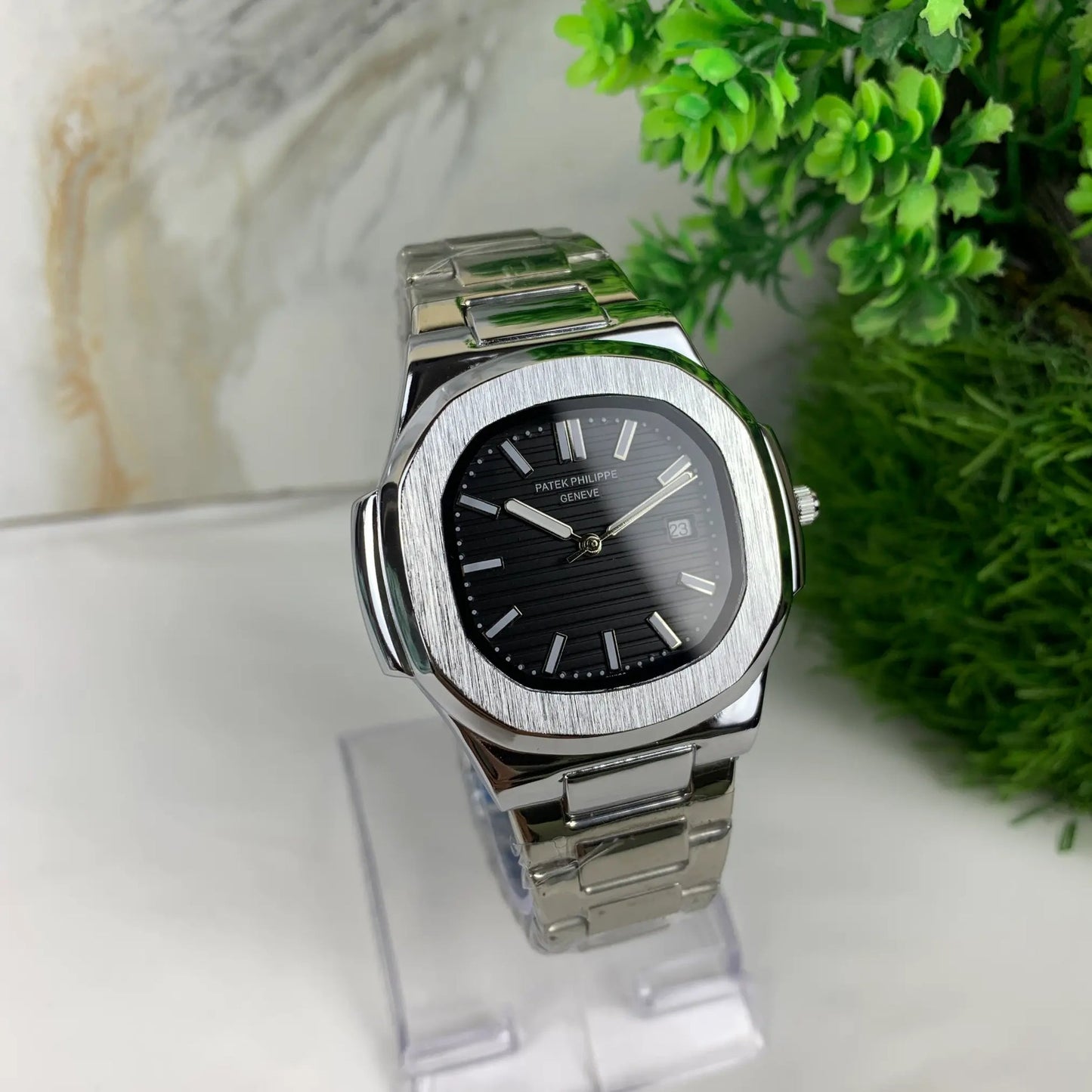 Patek Philippe Nautilus | Silver Chain | Black Dial
