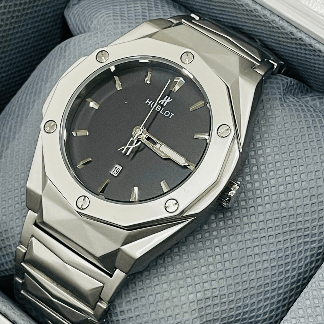 Hublot Premium Watch - Luxury Diamond Cut Chain - Black Dial